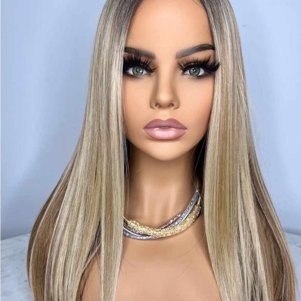 Elegant Blonde Straight Hair Wig